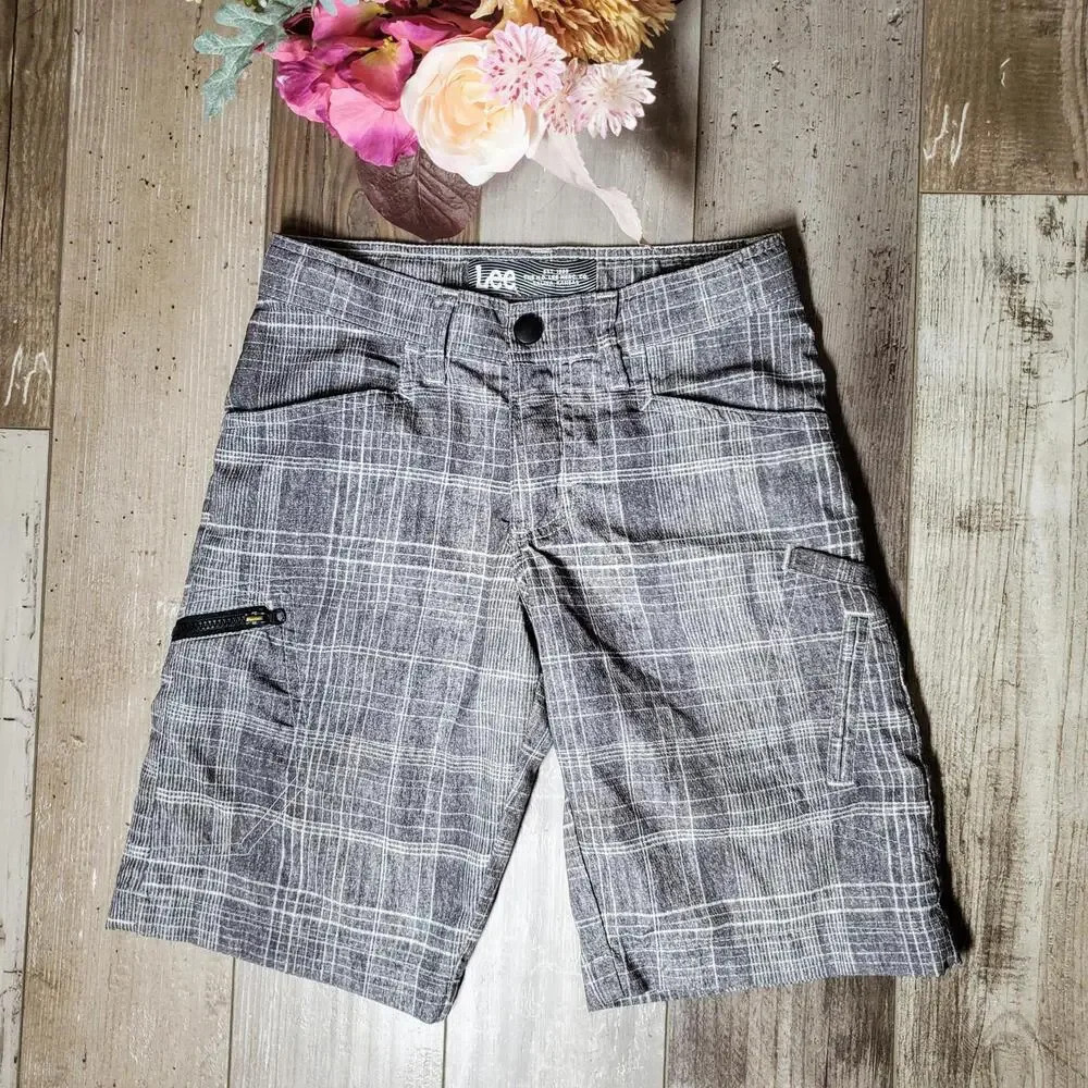 Lee Boys' Dungarees Grafton Cargo Short Gray and White Plaid Size 8 Regular